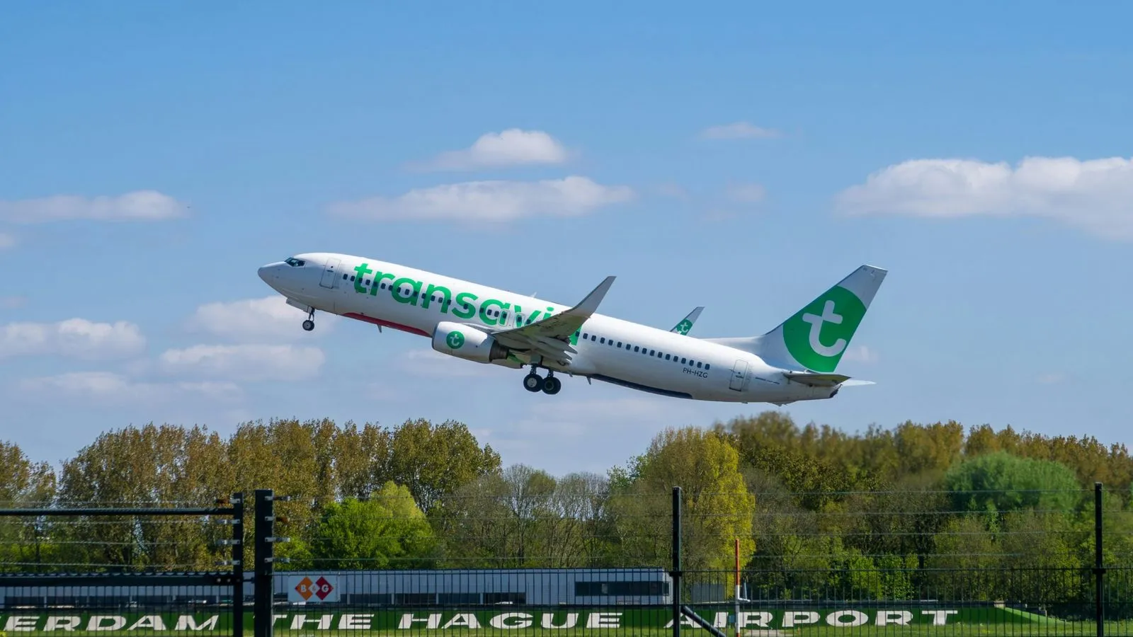 Rotterdam The Hague Airport: Transport, Terminal and Tips